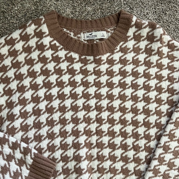 Hollister Houndstooth Cropped Sweater - Picture 4 of 8
